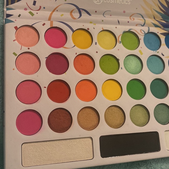 BH Cosmetics Take Me Back To Brazil Eyeshadow Palette - Picture 3 of 4